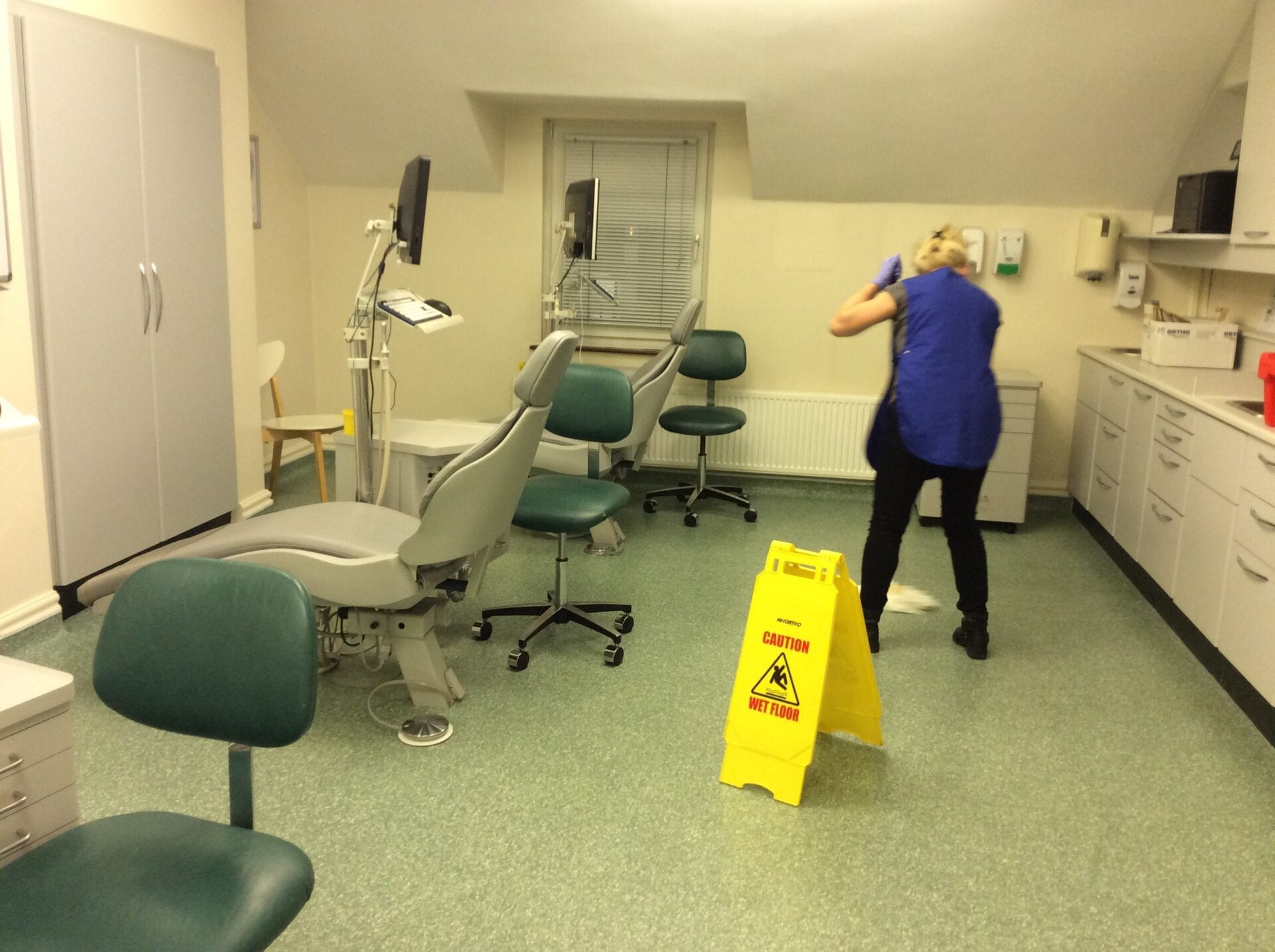 Healthcare cleaning image 4