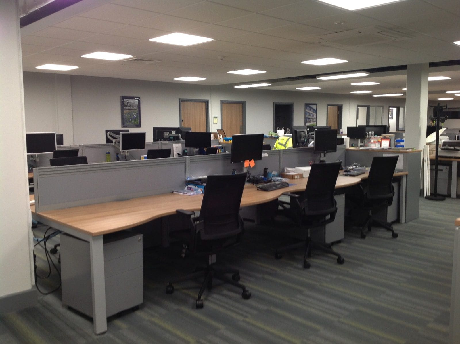 Office & Commercial cleaning image 13